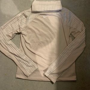 “NikePro HyperWarm”.